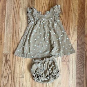 Q by Quincy Mae sun dress / size 12-18m